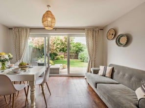4 bedroom Cottage near Hayling Island, Hampshire