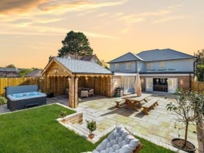 5 bedroom Cottage near Lymington, Hampshire
