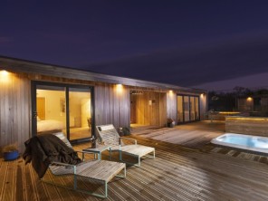 1 bedroom Spinney Eco Lodge with Hot Tub near Cheddar Gorge in the Somerset Hills, England