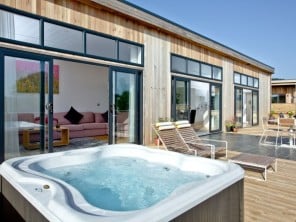 Countryside Lodge with Private Hot Tub