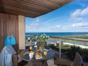 Modern Sea View Apartment Ideal for Families