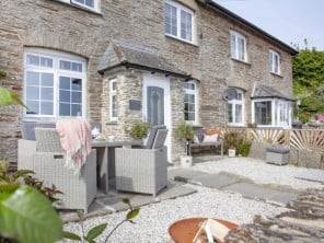 Quaint Pet Friendly Coastal Cottage Ideal for Families