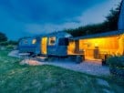 Quirky Romantic American Airstream with Private Hot Tub