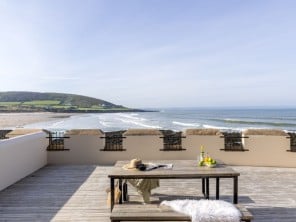 Stylish Holiday House with Sea Views by the Beach