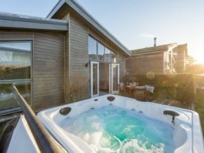 Coastal Contemporary Cottage with Private Hot Tub