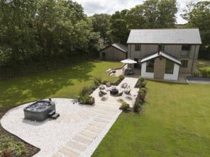 4 bedroom Cottage near Reskadinnick, Cornwall