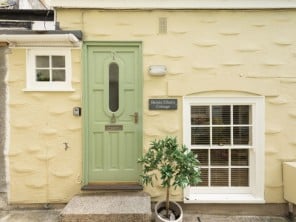 Cosy Coastal Cottage Ideal for Couples