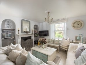 Historic Cottage with Chic Interiors Close to the Estuary