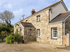 Quirky Stone Cottage Ideal for Families
