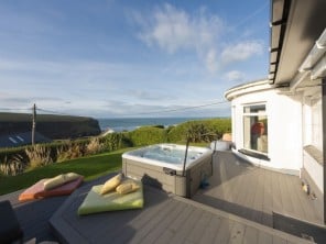 6 bedroom Cottage near Mawgan Porth, Cornwall
