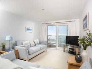 Stylish Apartment with Seaview Balcony in Carbis Bay