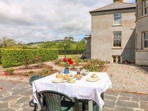 3 bedroom property near Clonegal