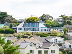 Stunning Coastal Property for Large Groups with Hot Tub
