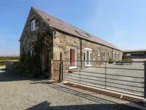 3 bedroom property near Caernarfon, North Wales