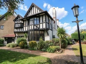 6 bedroom property near Peterborough, Cambridgeshire