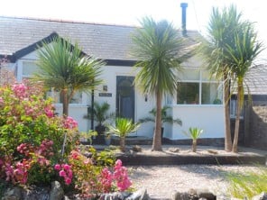 Pet Friendly Countryside Cottage with Games Room