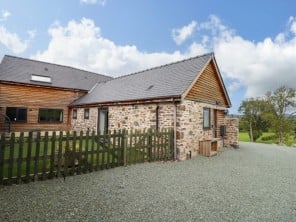 Luxurious Barn Conversion with Hot Tub