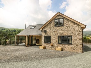 4 bedroom property near Oswestry, Powys / Brecon Beacons, Wales