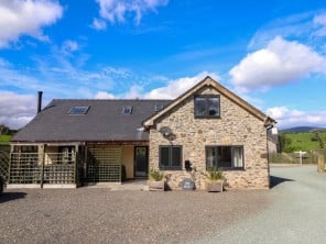 Stylish Stable Conversion with Countryside Views