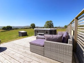 Studio Style Annexe with Private Hot Tub