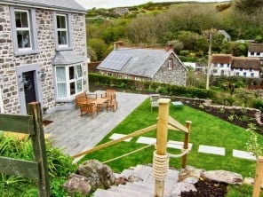 5 bedroom property near Helston, Cornwall