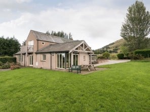 Family & Pet Friendly Cottage near Great Mell Fell