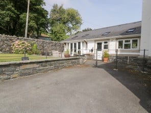 2 bedroom property near Llanrwst, North Wales