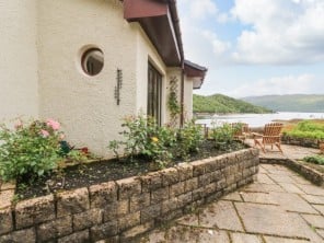 Charming Cosy Cottage on the Waterside