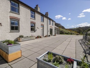 8 bedroom property near Abergele, North Wales