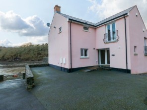 3 bedroom property near Milford Haven, South Wales, Wales