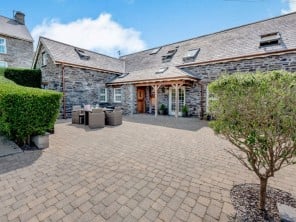 Farm Cottage Close to Sandy Beaches
