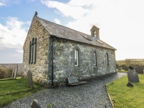 2 bedroom property near Pwllheli, North Wales