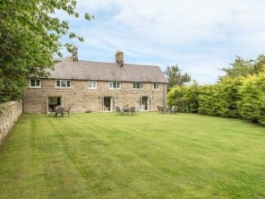 Cosy Stone Cottage Ideal for Families