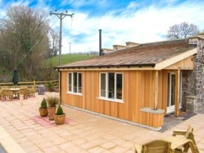2 bedroom property near Rhyl, North Wales
