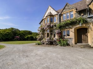 8 bedroom property near Llanbedr, North Wales
