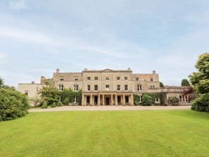 Beautiful Apartment within Stately Home in Country Setting