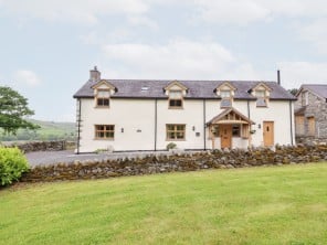 Detached Farmhouse for Groups in a Rural Location