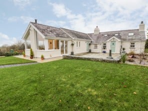 Cosy Cottage in the Welsh Countryside