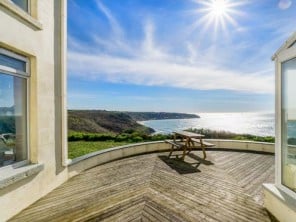 Large Sea View House in a Clifftop Location