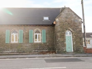 2 bedroom property near Llanelli, South Wales