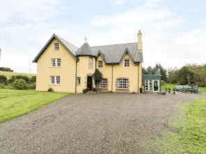 8 bedroom property near Perth, Perthshire