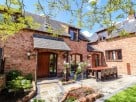 Cottage with Games Room & Hot Tub close to Beaches