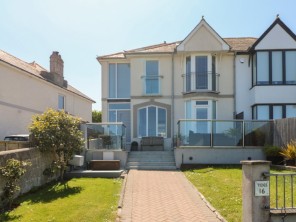 4 bedroom property near PADSTOW, Cornwall, England