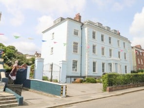 4 bedroom property near Falmouth, Cornwall