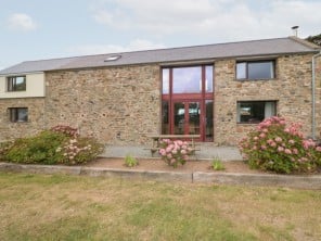 3 bedroom property near Tacumshane