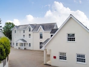 4 bedroom property near Tenby, South Wales
