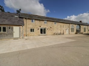 6 bedroom property near Leominster, Herefordshire