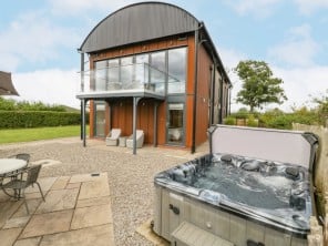 2 bedroom property near Leominster, Herefordshire