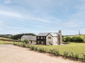 8 bedroom property near Llangollen, North Wales