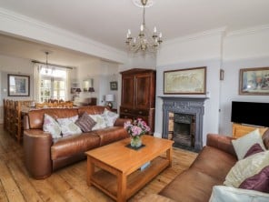 5 bedroom property near Great Yarmouth, Norfolk